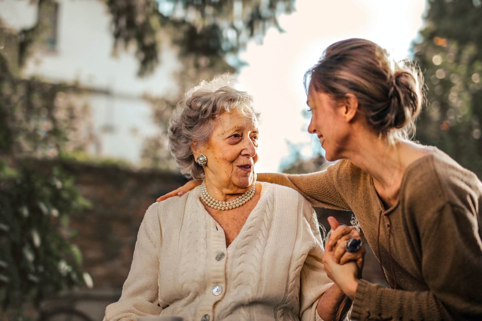 elderly care support in Lomdon